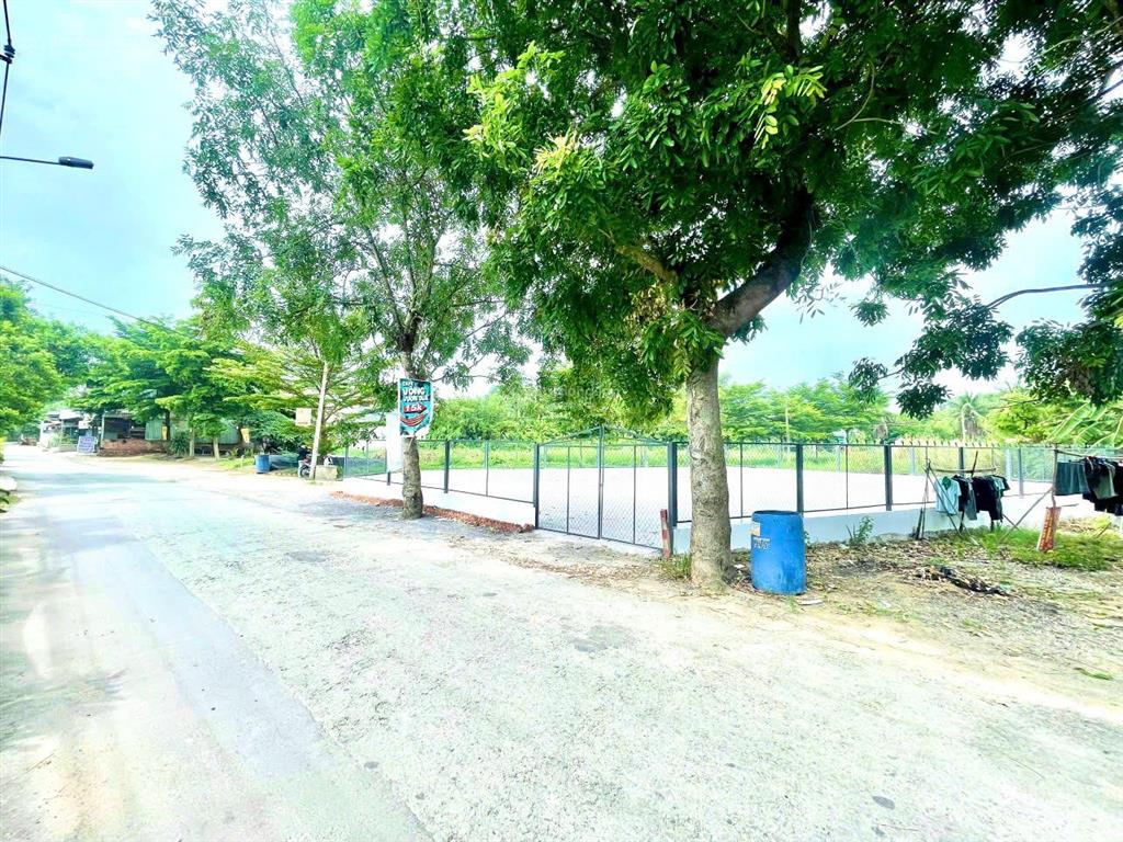 Chính chủ bán nền góc 2 mặt tiền 392.6m2 giá 11.050 tỷ còn thương lượng. ngay trường cấp 2 tân nhựt