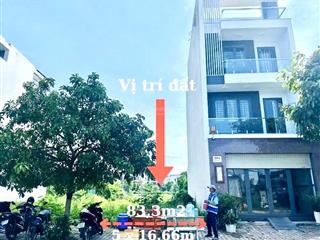 Chính chủ cần bán gấp nền đất như hình 83.3m2 full thổ cư 100%. mt 10m vĩa hè 3m. sổ hồng riêng