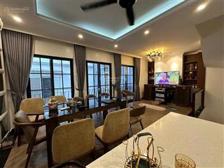 Bán nhà mặt phố trấn vũlô góc view hồ,135m,6 tầng thang máy,mặt tiền 10m,đẹp nhất phố