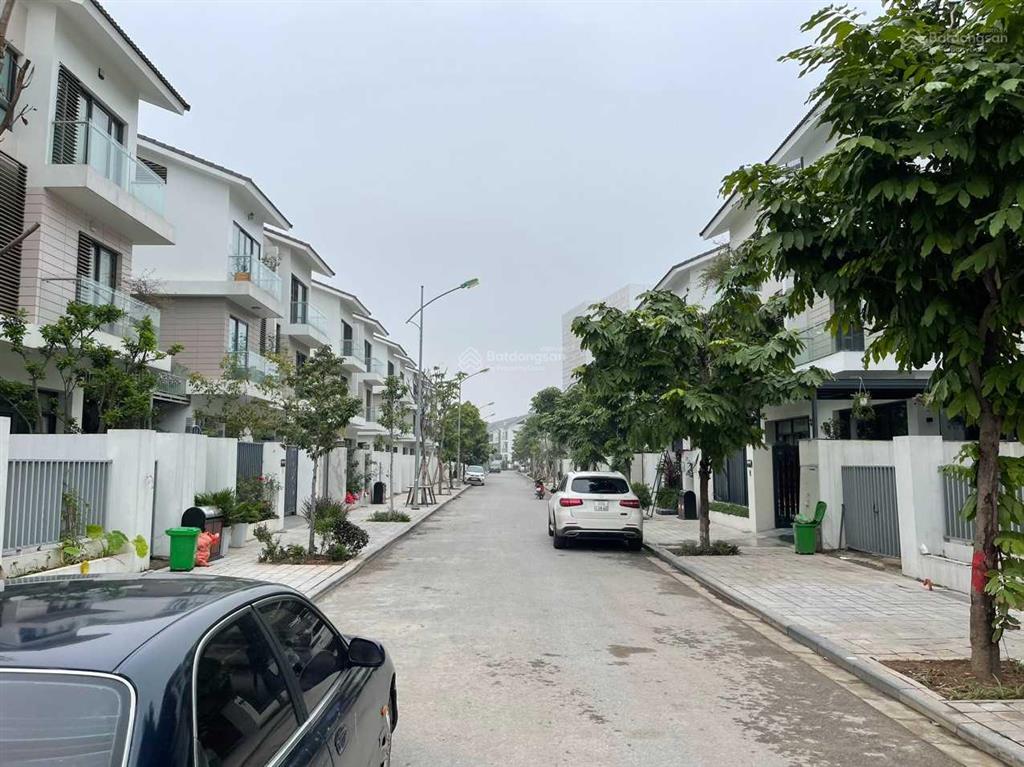 Cần chuyển nhượng biệt thự suất ngoại giao giá rẻ nhất khu đt dương nội  an vượng villa 0946 815 ***