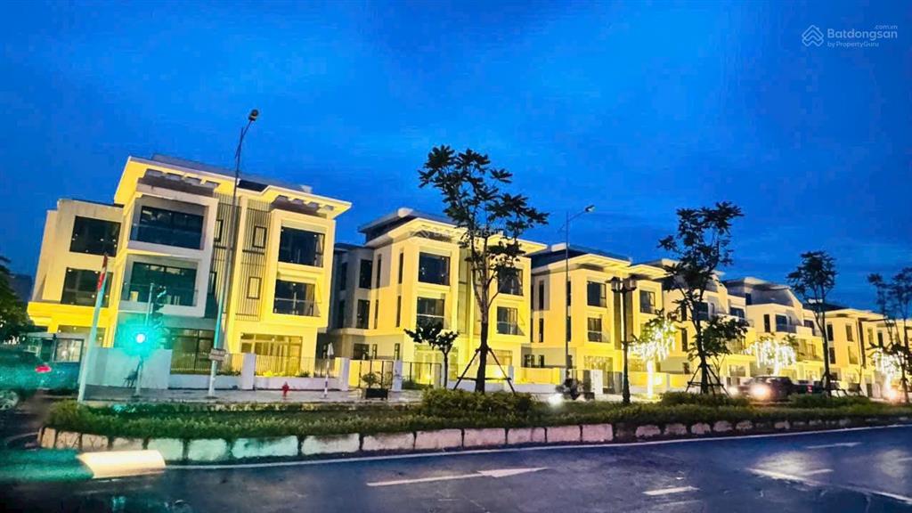 Chính chủ cần bán 02 căn (cắt lỗ) biệt thự an quý villa  đường lê quang đạo kéo dài 0989 325 ***