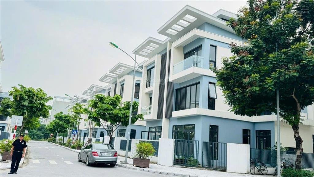 Chính chủ cần bán 02 căn (cắt lỗ) biệt thự an quý villa  đường lê quang đạo kéo dài 0989 325 ***