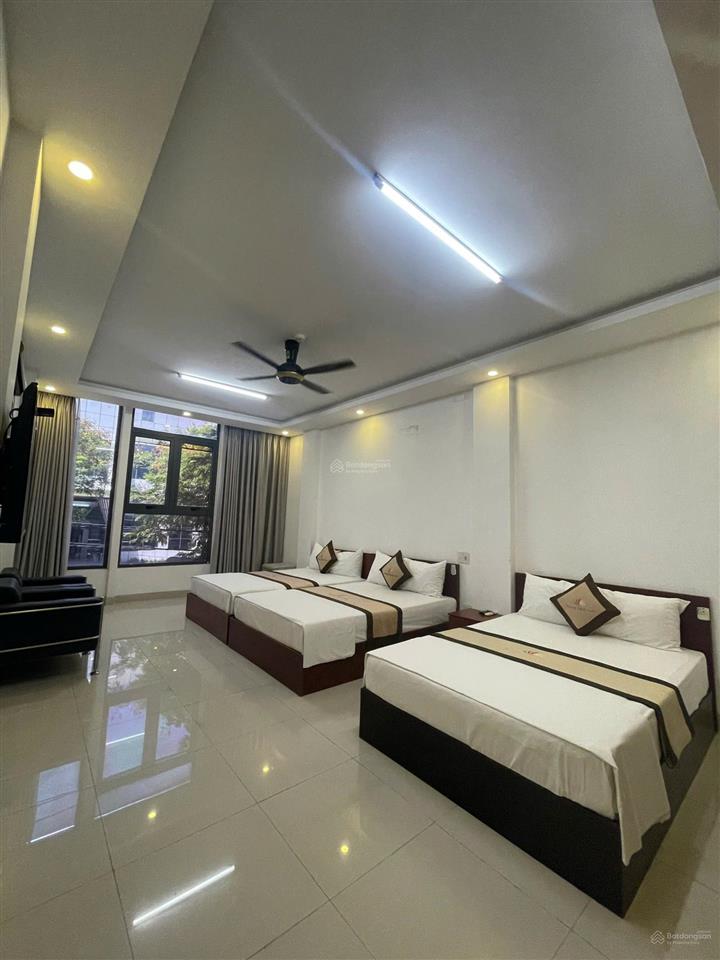 Cho thuê căn hộ 3 giường + bếp siêu rộng mặt tiền nguyễn văn thoại, giá 8.5 triệu/th