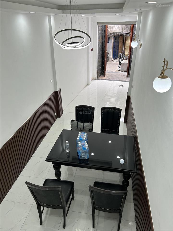 (chính chủ) cho thuê ngõ diện tích 60m2 x 3 tầng tô hoàng 4 phòng ngủ, 3 vs, 1 phòng khách, 1 bếp