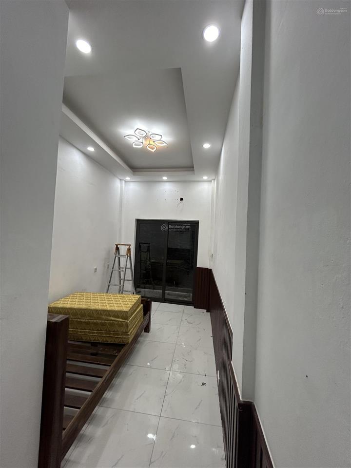 (chính chủ) cho thuê ngõ diện tích 60m2 x 3 tầng tô hoàng 4 phòng ngủ, 3 vs, 1 phòng khách, 1 bếp