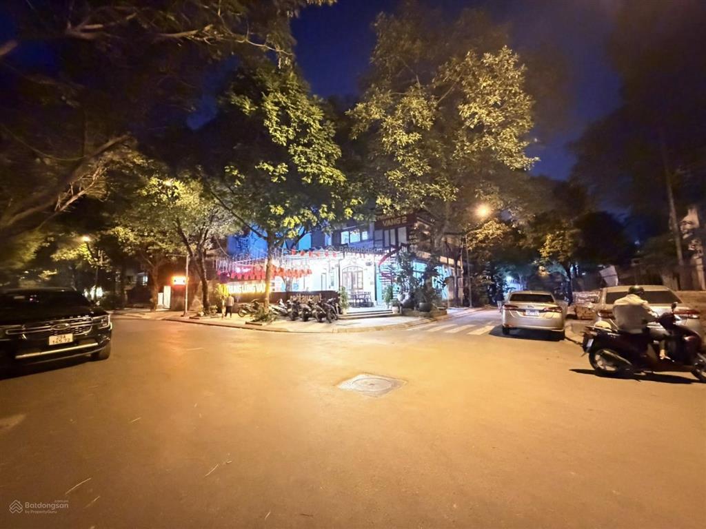 Biệt thự lô góc phân lô vỉa hè 220m trung hòa mặt tiền lên tới 26m giá rẻ