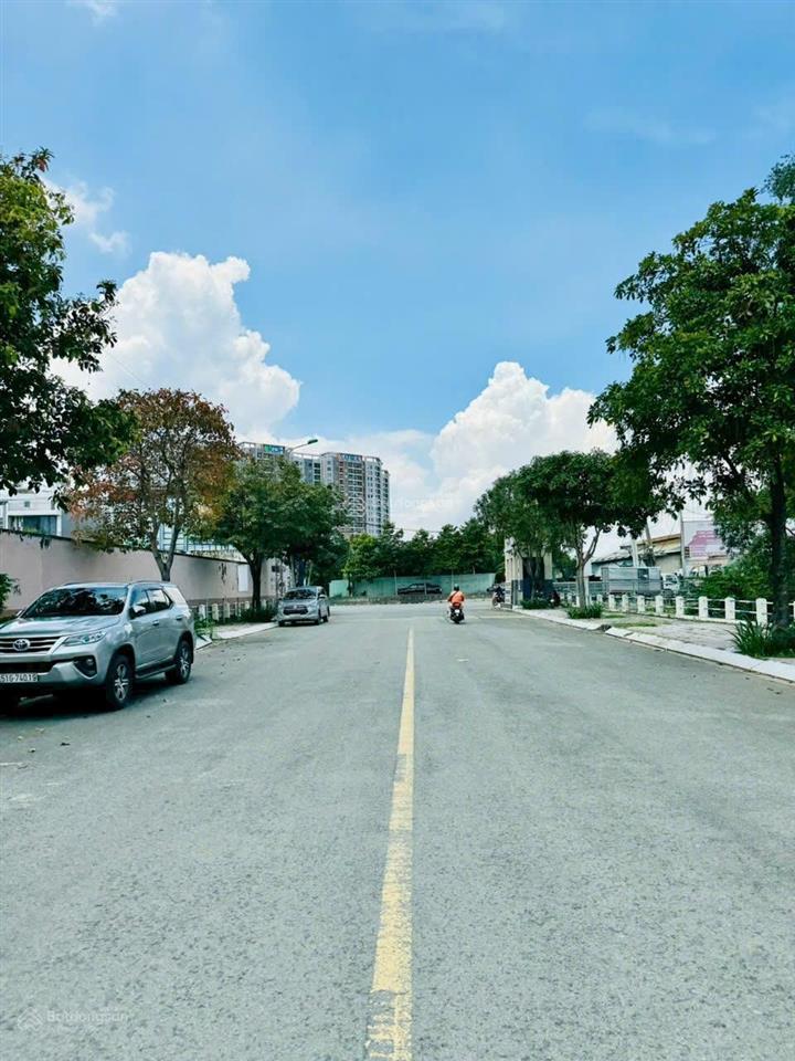 Cần bán đất nền 200m đối diện công viên nam long, liên phường, quận 9, giá 74 tr/m2