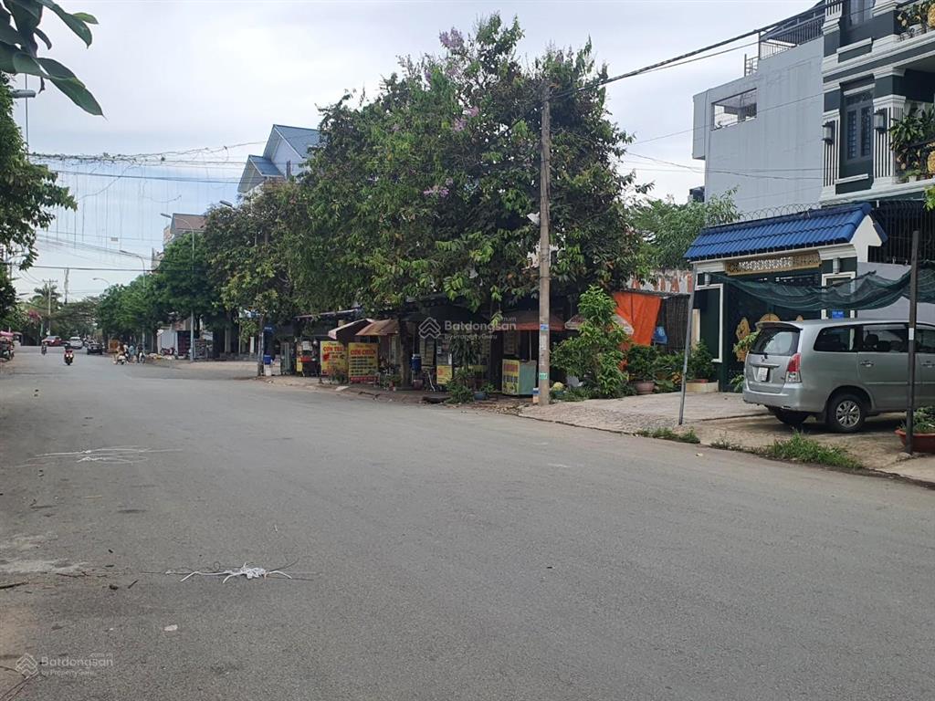 Bán nhanh nền đất 120m2 trục đường 12m khu dân cư nam long giá 10.5 tỷ