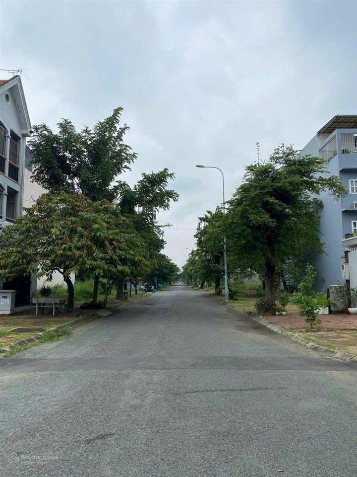 Bán nhanh nền đất 120m2 trục đường 12m khu dân cư nam long giá 10.5 tỷ