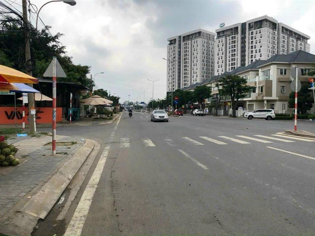 Chính chủ gửi bán nhanh đất nền ngay vòng xoay liên phường 110m giá 68tr/m