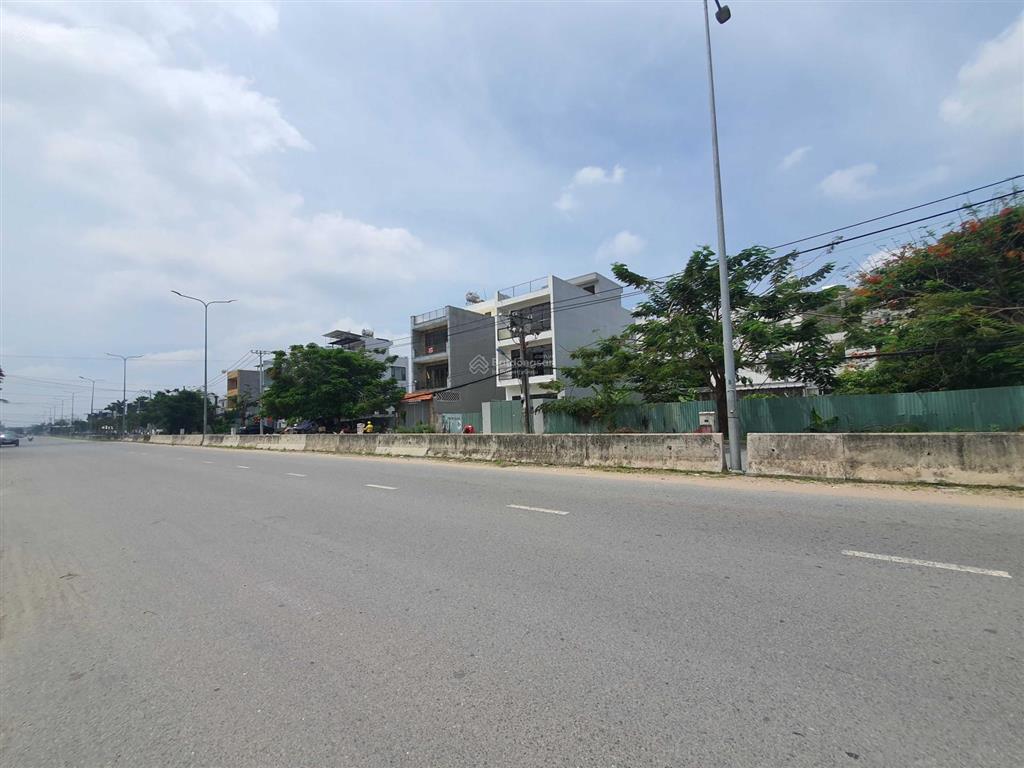 Bán lô 10x20m giáp công viên khu nam long giá 70 triệu/m2