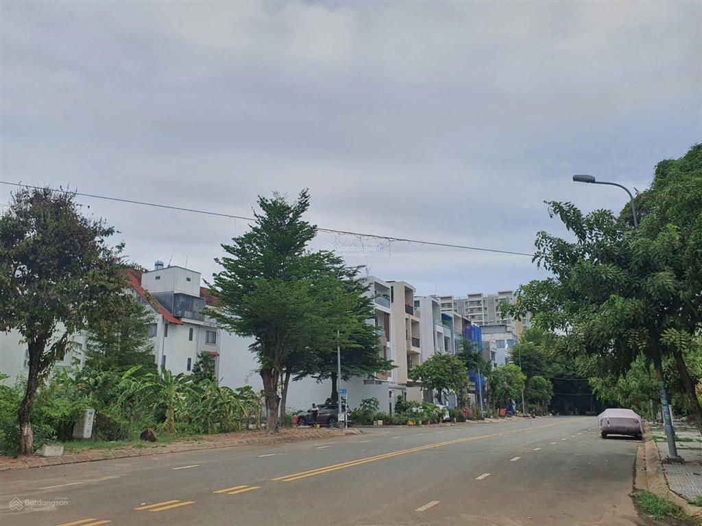Bán lô 10x20m giáp công viên khu nam long giá 70 triệu/m2