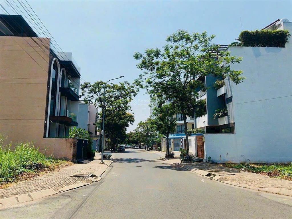 Cần bán nhanh 200m2, ngang 10m, đường liên phường, quận 9, giá 78,5 tr/ m2