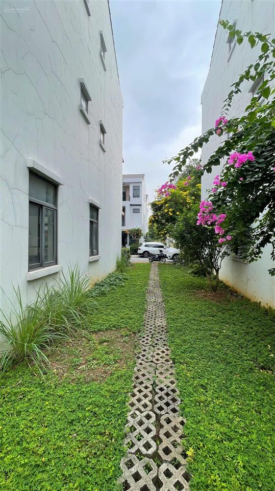 Bán nhanh nhà phố 5x20m mặt tiền đường liên phường quận 9 giá 23,5 tỷ thương lượng