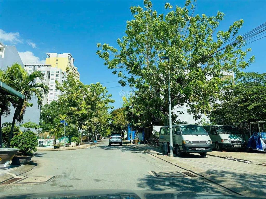 Cần bán đất nền hẻm 68 bưng ông thoàn 8x20m giá 65 tr/m sổ riêng