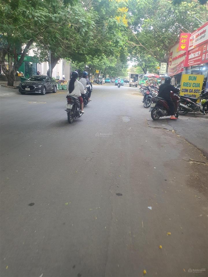 Chủ gửi bán nhanh 270m2 ngang 12,7m khang an  vòng xoay liên phường quận 9 giá 71 tr/m2