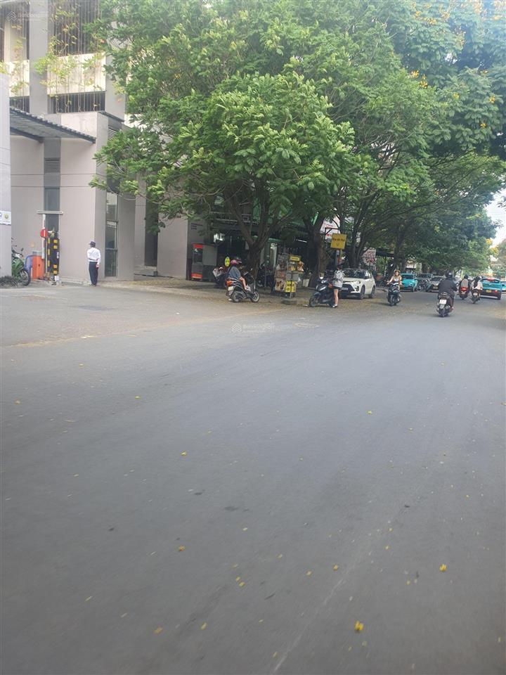 Chủ gửi bán nhanh 270m2 ngang 12,7m khang an  vòng xoay liên phường quận 9 giá 71 tr/m2