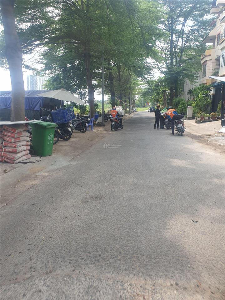 Chủ gửi bán nhanh 270m2 ngang 12,7m khang an  vòng xoay liên phường quận 9 giá 71 tr/m2