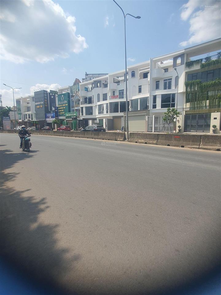 Bán nhanh lô góc 2 măt tiền đường 16 view công viên kdc phú nhuận đường liên phường quận 9 giá tốt
