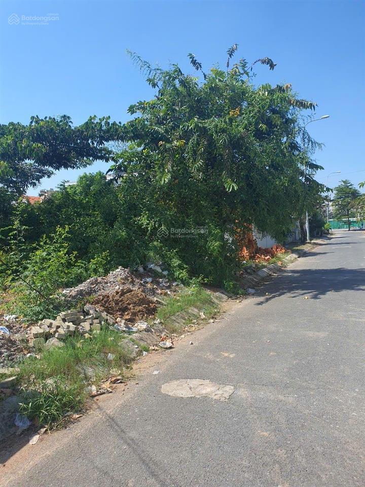 Bán nhanh lô đất 10x20m trục 12m đối diện công viên lớn gần global city giá 77,8 tr/m2