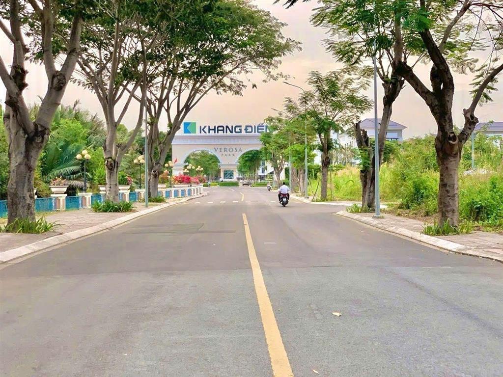 Bán nhanh lô đất 10x20m trục 12m đối diện công viên lớn gần global city giá 77,8 tr/m2