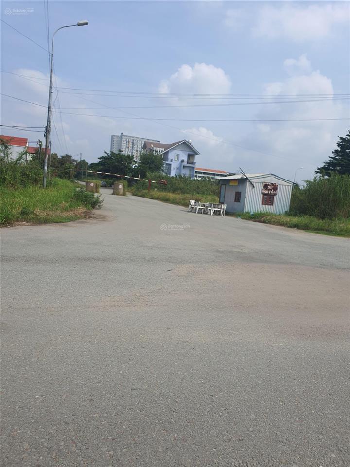 Bán nhanh góc 2mt đường 20m thông ra global city quận 2 giá 115 tr/m2