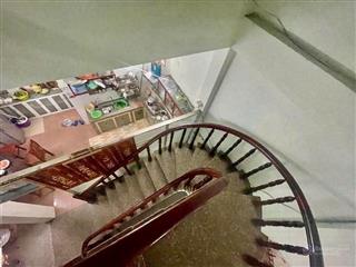 Bán nhanh nhà 1 trệt 3 lầu mặt tiền đỗ xuân hợp quận 9 giá 21,5 tỷ