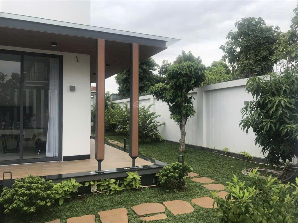 Bán nhanh lô góc 235,7m sổ riêng cách đỗ xuân hợp global city quận 2 tầm 50m giá tốt