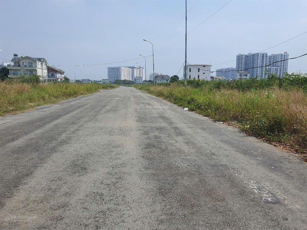 Bán nhanh lô góc 235,7m sổ riêng cách đỗ xuân hợp global city quận 2 tầm 50m giá tốt