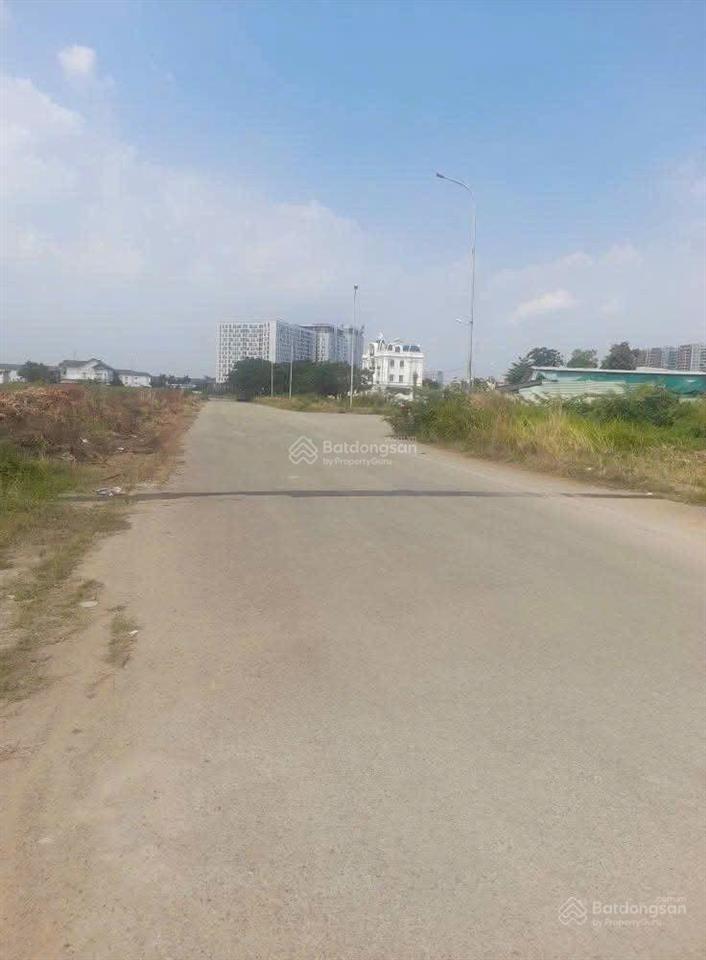 Bán nhanh lô góc 235,7m sổ riêng cách đỗ xuân hợp global city quận 2 tầm 50m giá tốt