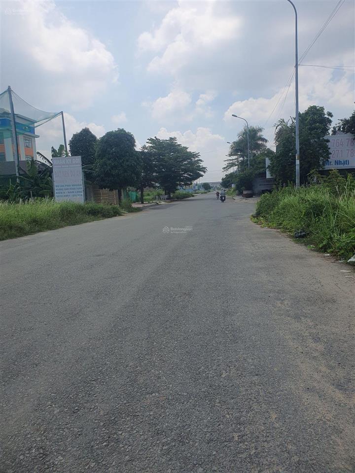 Bán nhanh đất chính chủ 384m ngang 25m đất sổ riêng đường liên phường giá 74,5 tr/m2