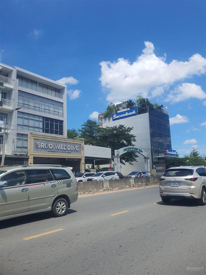 Bán nhanh lô góc 235,7m đất nền đối diện global city giá tốt cho khách hàng / trục chính