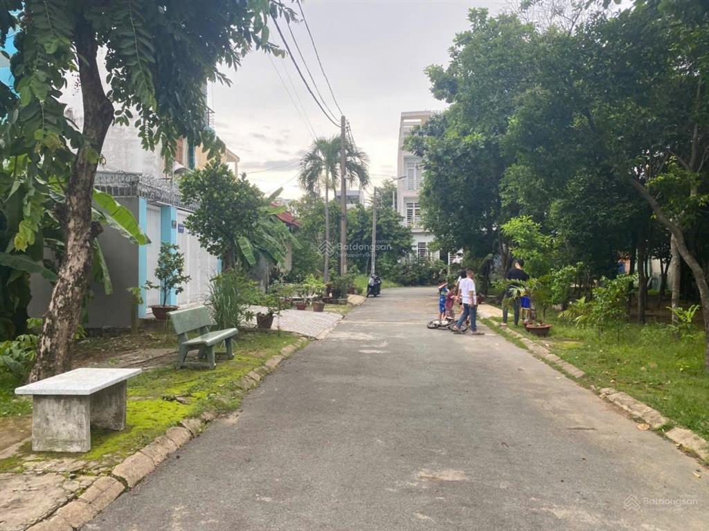 Cần bán nhanh 240m đất nền trục chính 16m đường liên phường quận 9 giá 95 tr/m2