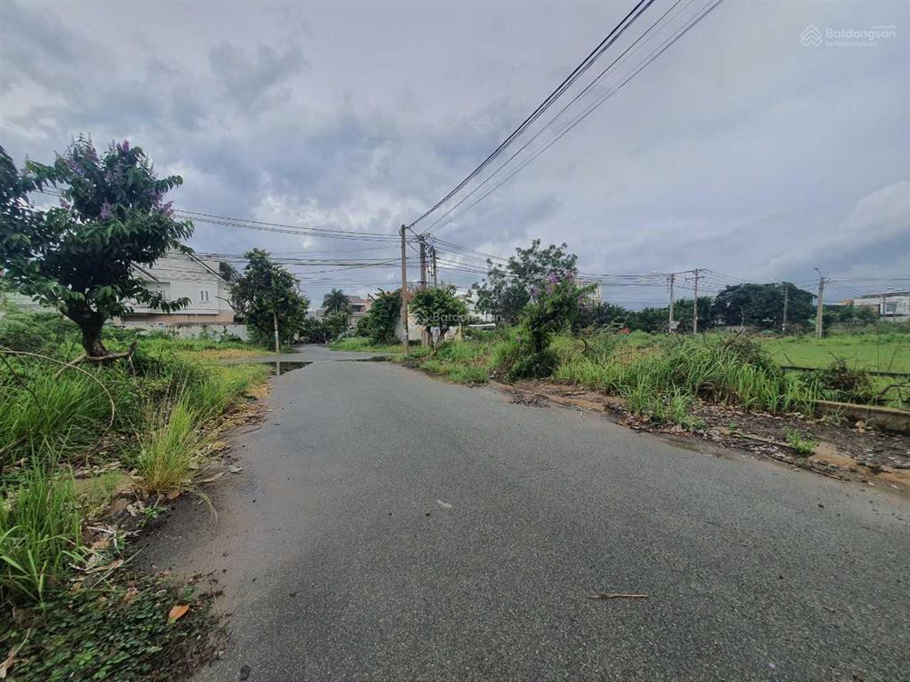 Cần bán nhanh 240m đất nền trục chính 16m đường liên phường quận 9 giá 95 tr/m2