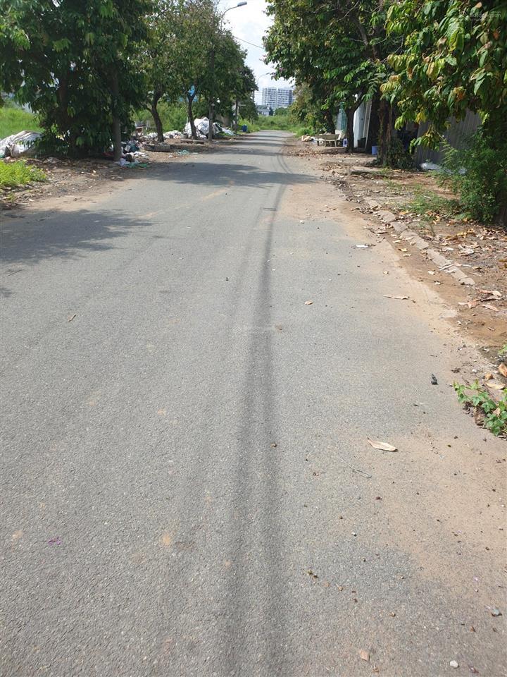 Cần bán nhanh 240m đất nền trục chính 16m đường liên phường quận 9 giá 95 tr/m2