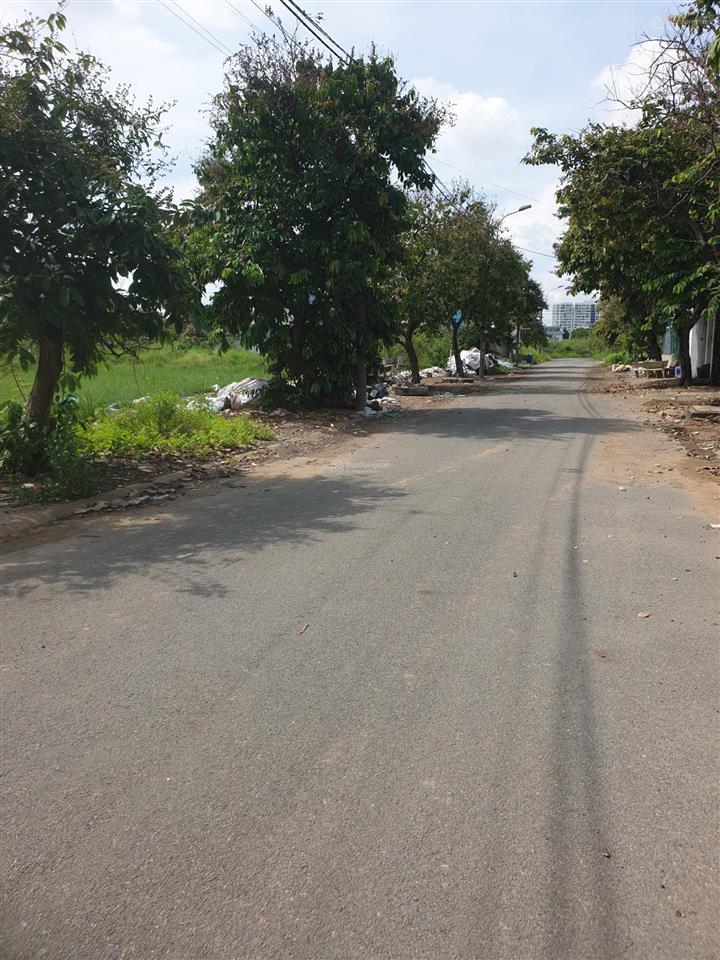 Cần bán nhanh 240m đất nền trục chính 16m đường liên phường quận 9 giá 95 tr/m2