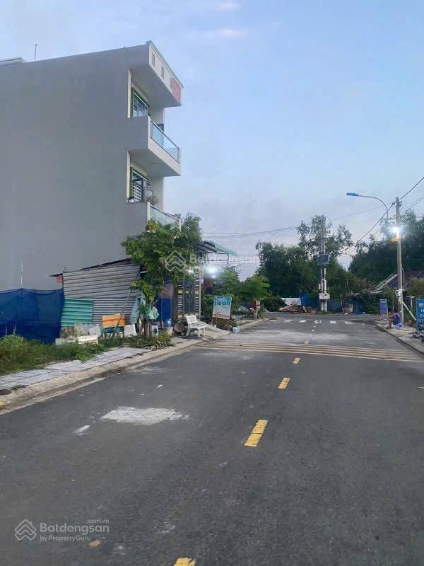 Bán nhanh đất nền 80m hai mặt tiền đường trước sau cách bưng ông thoàn tầm 80m giá tốt cho khách