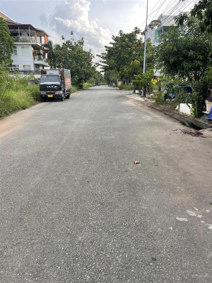 Bán nhanh lô đất 90m trục đường d1 ( rộng 25m ) khu nam long giá tốt ( chỉ 11.2 tỷ )