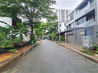 Bán nhà biệt thự đẹp diện tích 8x20m ngay gần đường liên phường giá 16 tỷ ( sổ sẵn )
