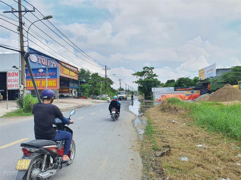 Bán lô đất mặt tiền đường lã xuân oai giá 13.5 tỷ (tốt nhất)