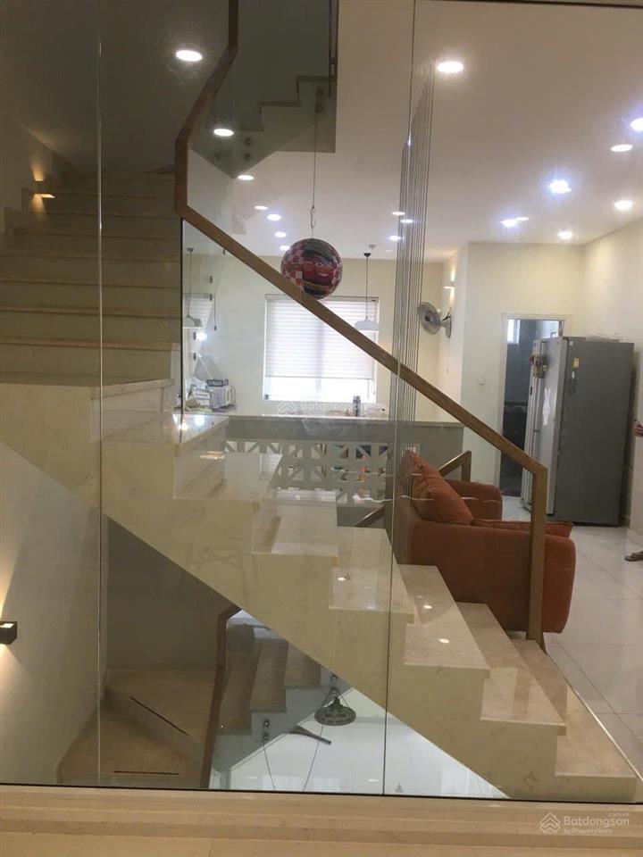 Bán nhanh nhà phố 1 trệt 2 lầu mt đường liên phường quận 9 giá 23,5 tỷ