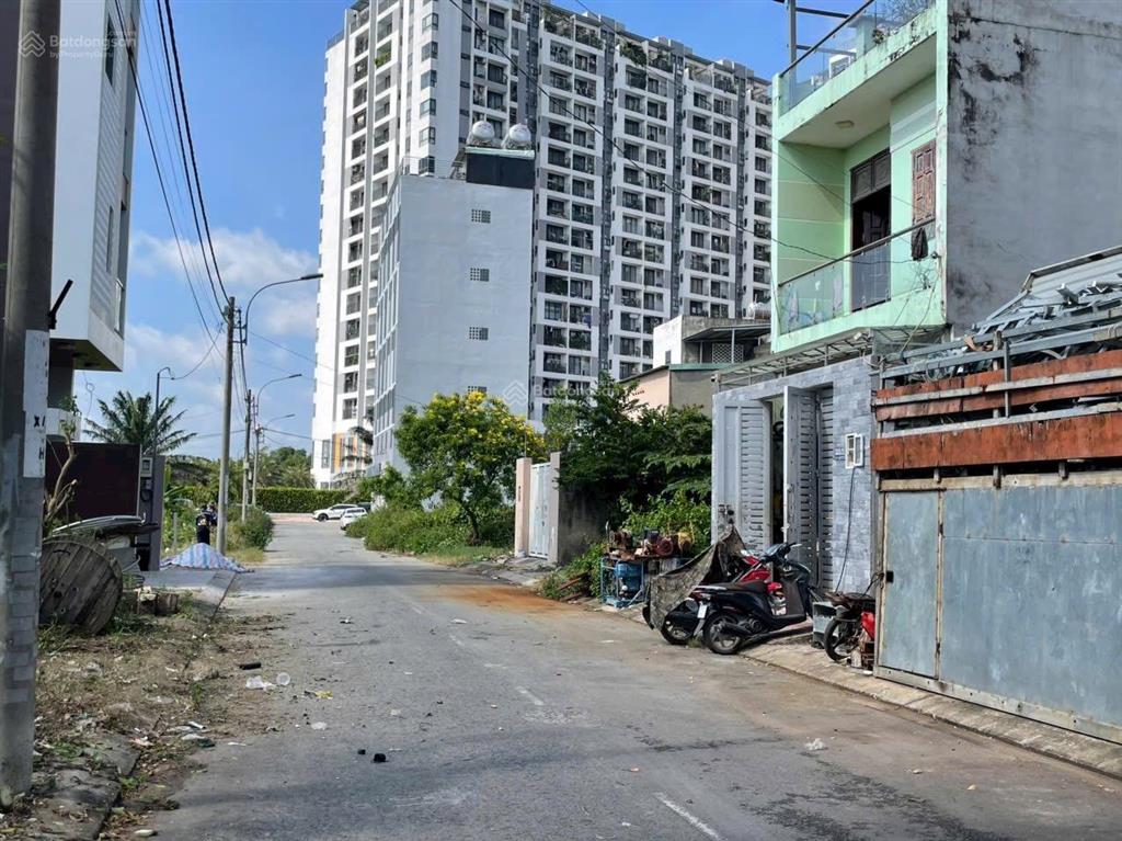 Cần bán nhanh lô đất 89,2m đối diện chung cư ricca (đường 30m)