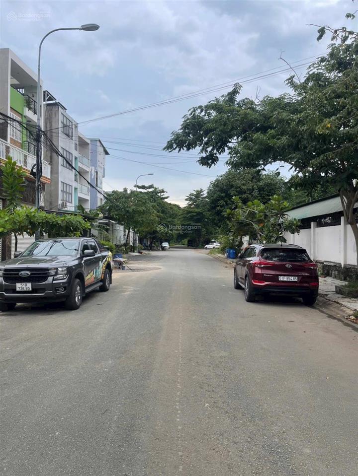 Cần bán nhanh 200m đất nền liên phường quận 9, giá 78 tr/m2 đối diện công viên