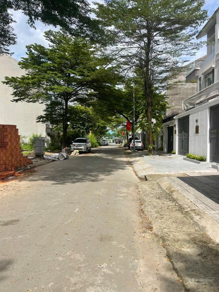 Bán nhanh nhà phố 6x24m ngay chung cư kikyo nam long giá 15,5 tỷ, nhà thô đã có sổ hồng