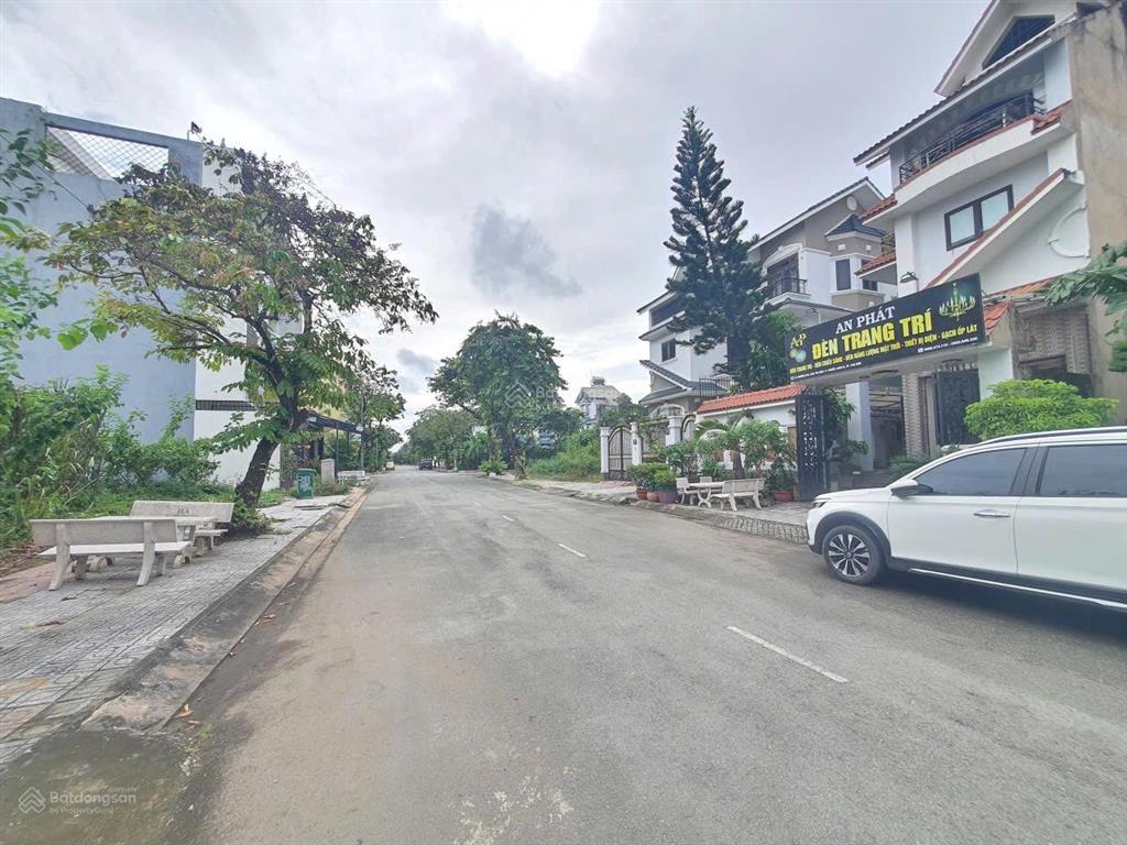 Bán nhanh 8x20m đất nền khang điền ngay liên phường giá 83,5 tr/m2