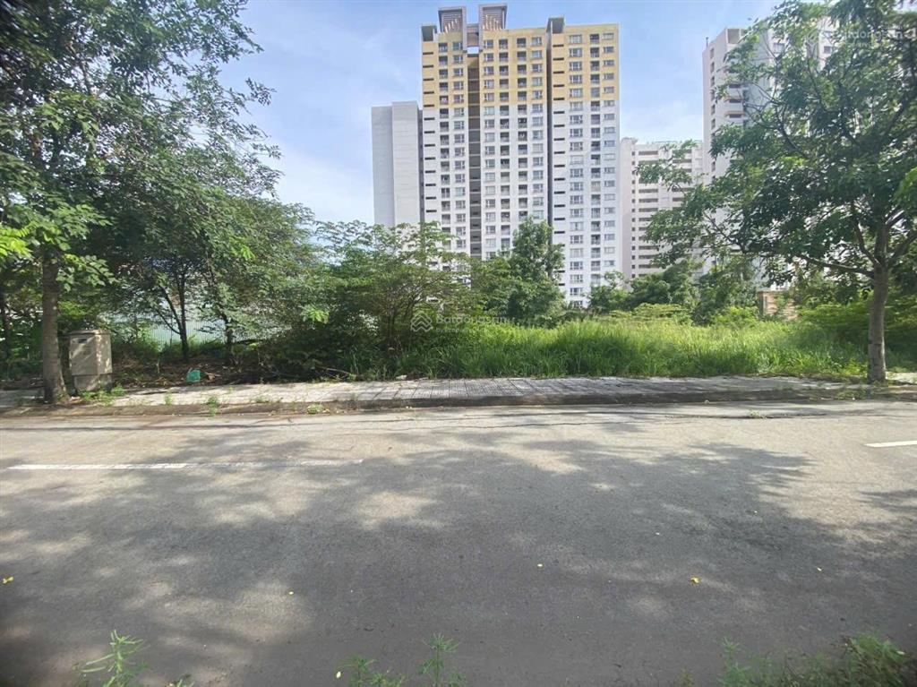 Bán nhanh 72m ngang 8m hẻm 78 bưng ông thoàn ngay villa park giá 5 tỷ / thương lượng