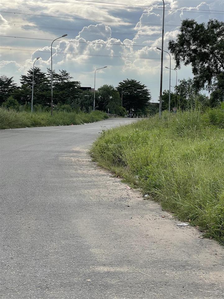 Bán nhanh 300m2 đất nền ngay global đỗ xuân hợp giá tốt