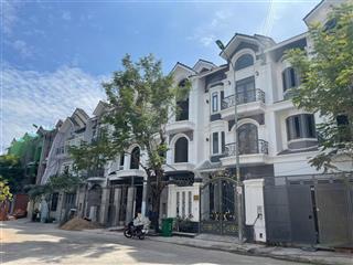 Bán nhanh nhà 1 trệt 3 lầu diện tích đất 126m cách liên phường tầm 50m giá tốt