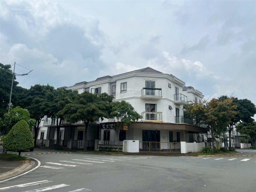 Bán căn nhà 7x15m trục đường 20m khu sim city giá 8.1 tỷ