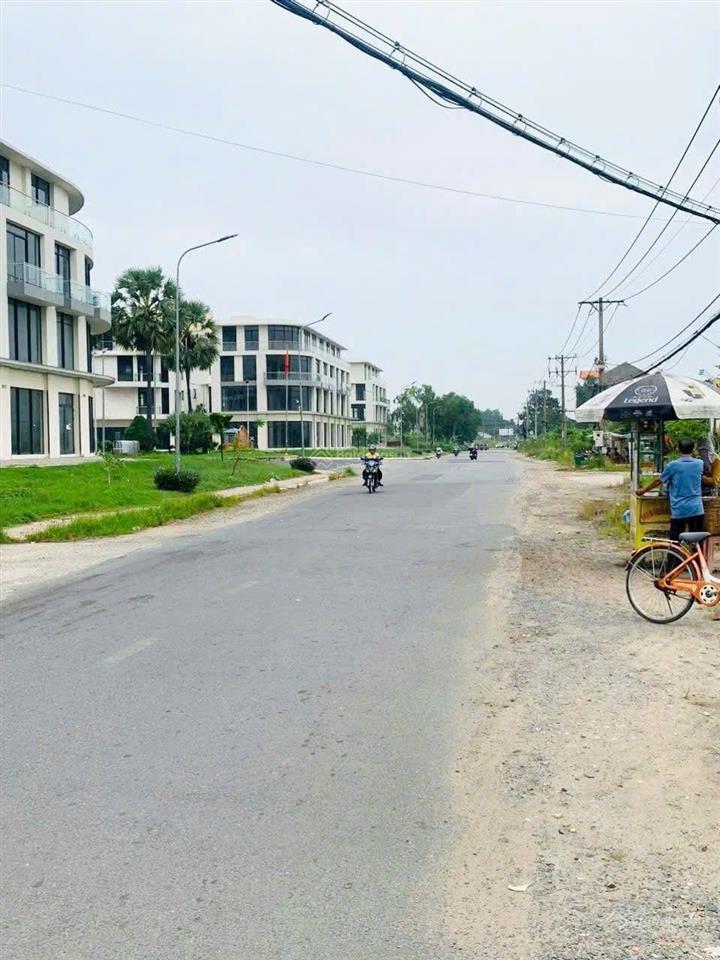 Bán lô đất mặt tiền hẻm 78, một sẹc bưng ông thoàn giá chỉ 4.850 tỷ ( sổ sẵn )